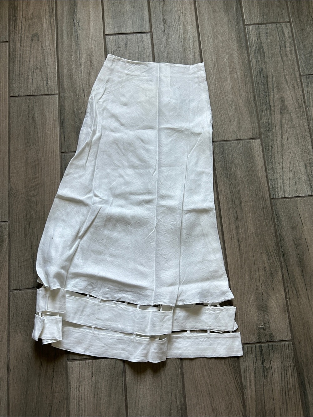 DISSH White Midi Skirt with Ladder Hem Detail - Picture 3 of 3